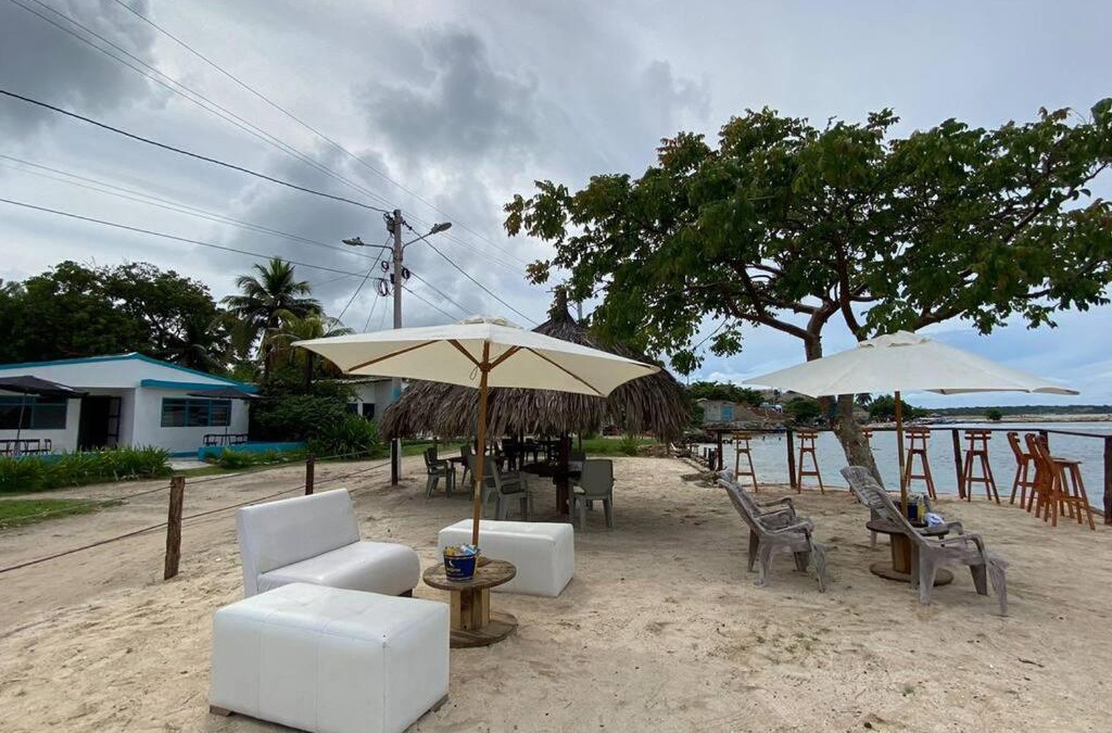 Tierra Bomba Island House | Casa de playa, con acceso al Mar Caribe.
