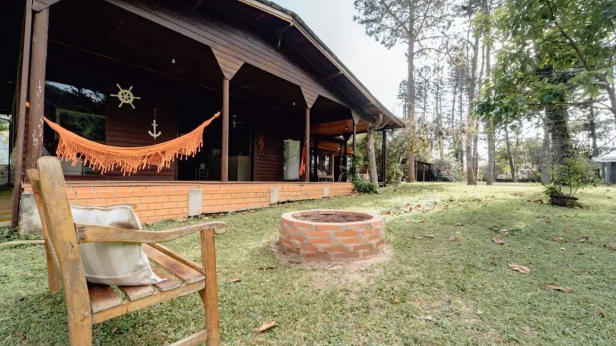 Pantano do Sul House | Casa de Praia em Frente ao Rio na Armação