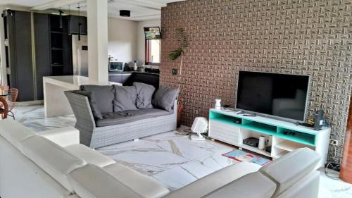 Centro House | Casa de Praia no Capricórnio I em Caraguatatuba SP