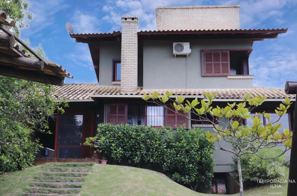 Praia do Rosa Villa | Casa de praia no Rosa - vista para Lagoa de Ibiraquera