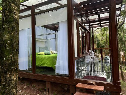 Bueno Brandao Apartment | Casa de Vidro - Vila Mágica