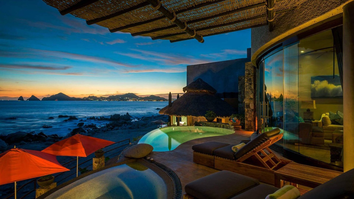 Cabo Bello Villa | Casa del Arco - Gorgeous Sunset Views and 5 minutes from downtown CSL!