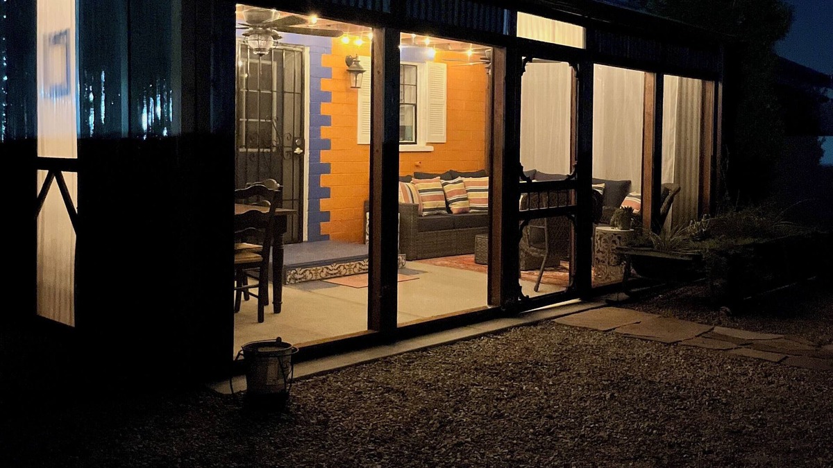 Wickenburg House | Casa Del Sol blocks from Downtown, 2 bedrooms, 2 king beds, full hookups for RV.
