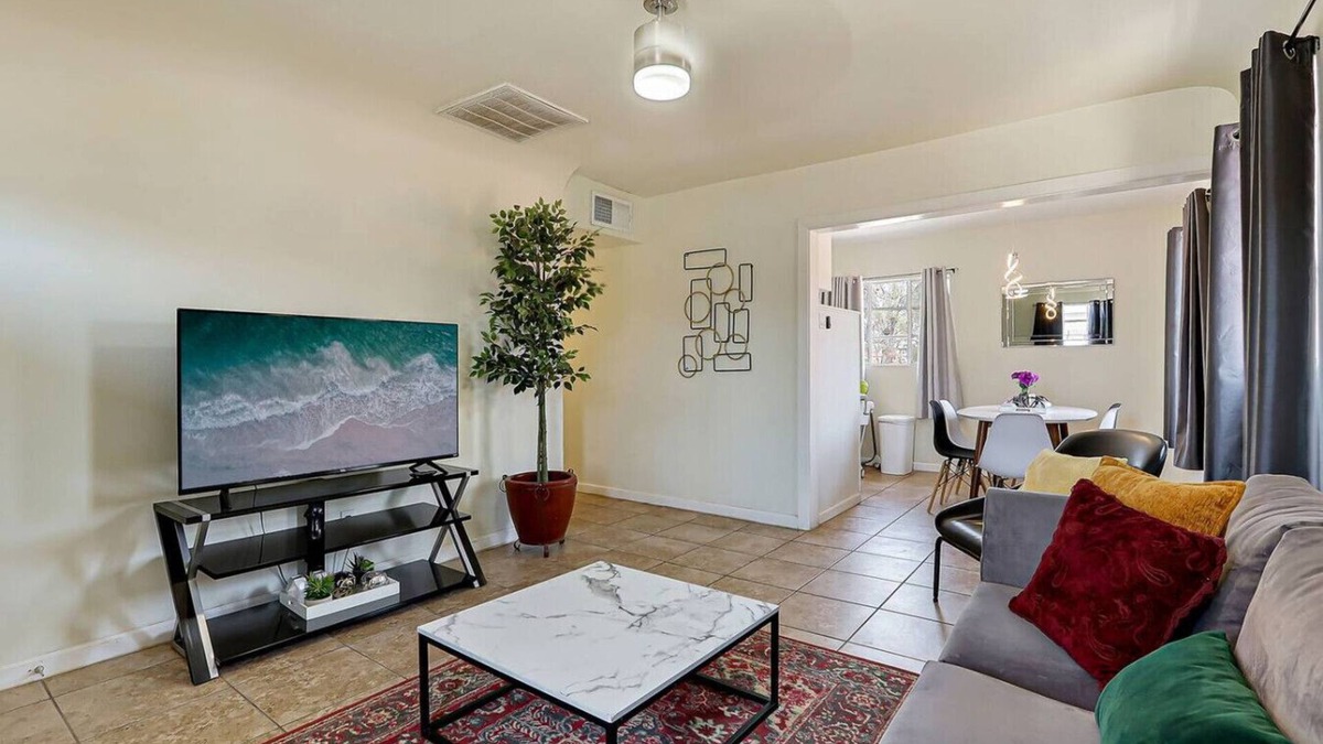 Biggs Field House | Casa Del Sol – I-10 & Chapoteo