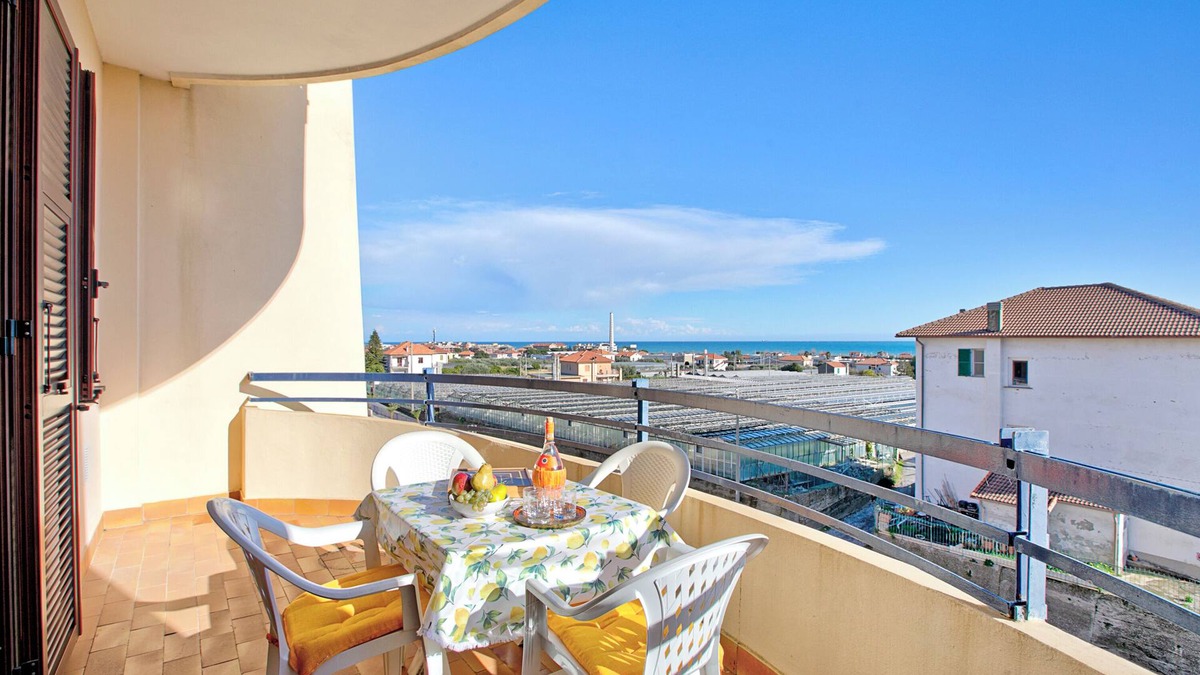 Ceriale Apartment | Casa del Tramonto - with private parking, Ceriale, Italy