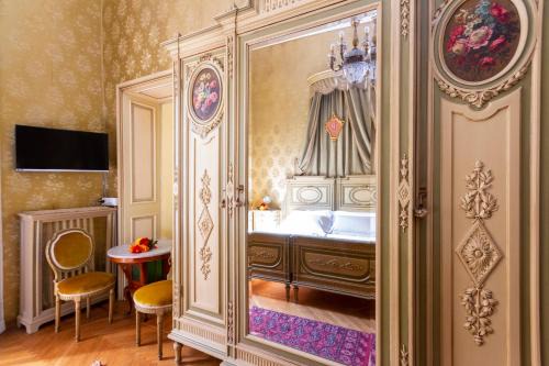 Roman Quarter Bed & Breakfast | Casa della Contessa B&B