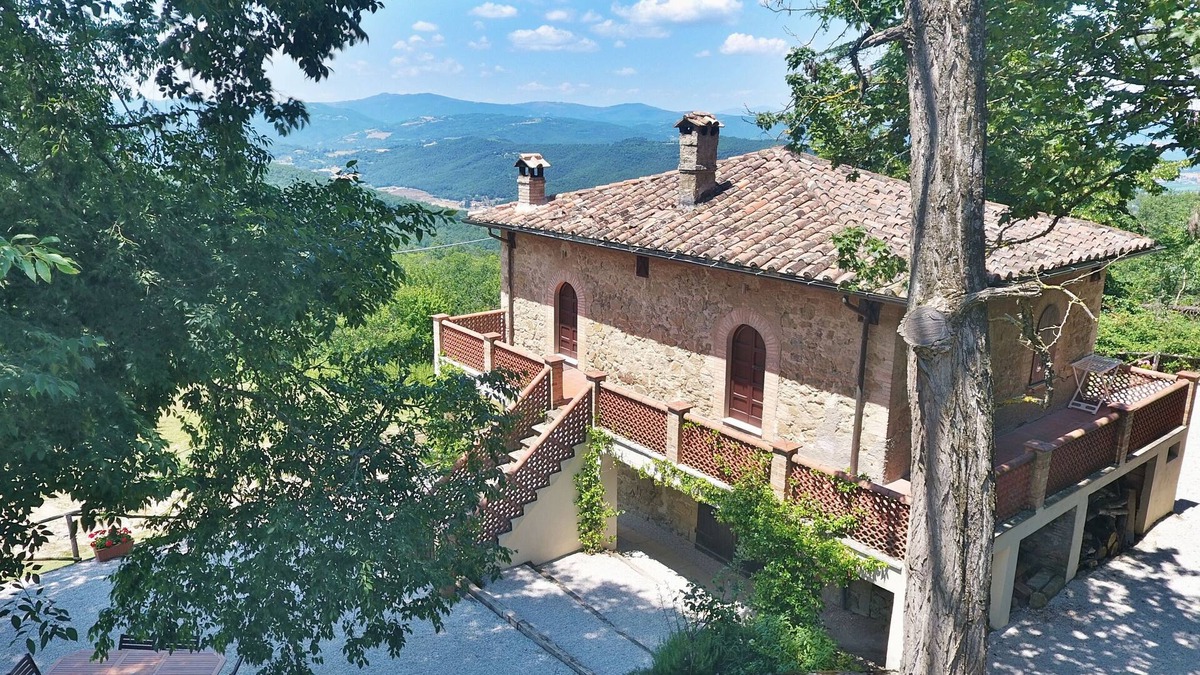 Bivio Lugnano Villa | Casa della Maestra; large pool, tranquillity, lovely extensive views, free wifi.