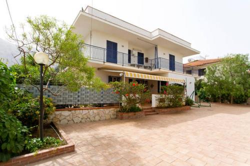 Isola delle Femmine House | casa delle rose