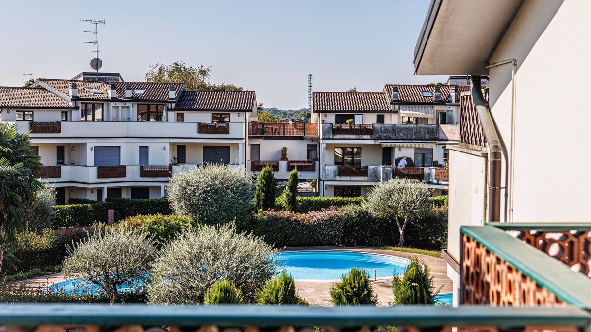 Brebbia Apartment | Casa delle Stelle. nResidence con piscina a 5km dal Lago Maggiore