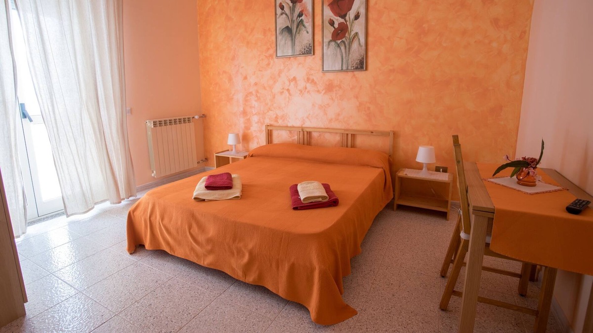 Rodio House | Casa Di Bello Orange Studio Apartment