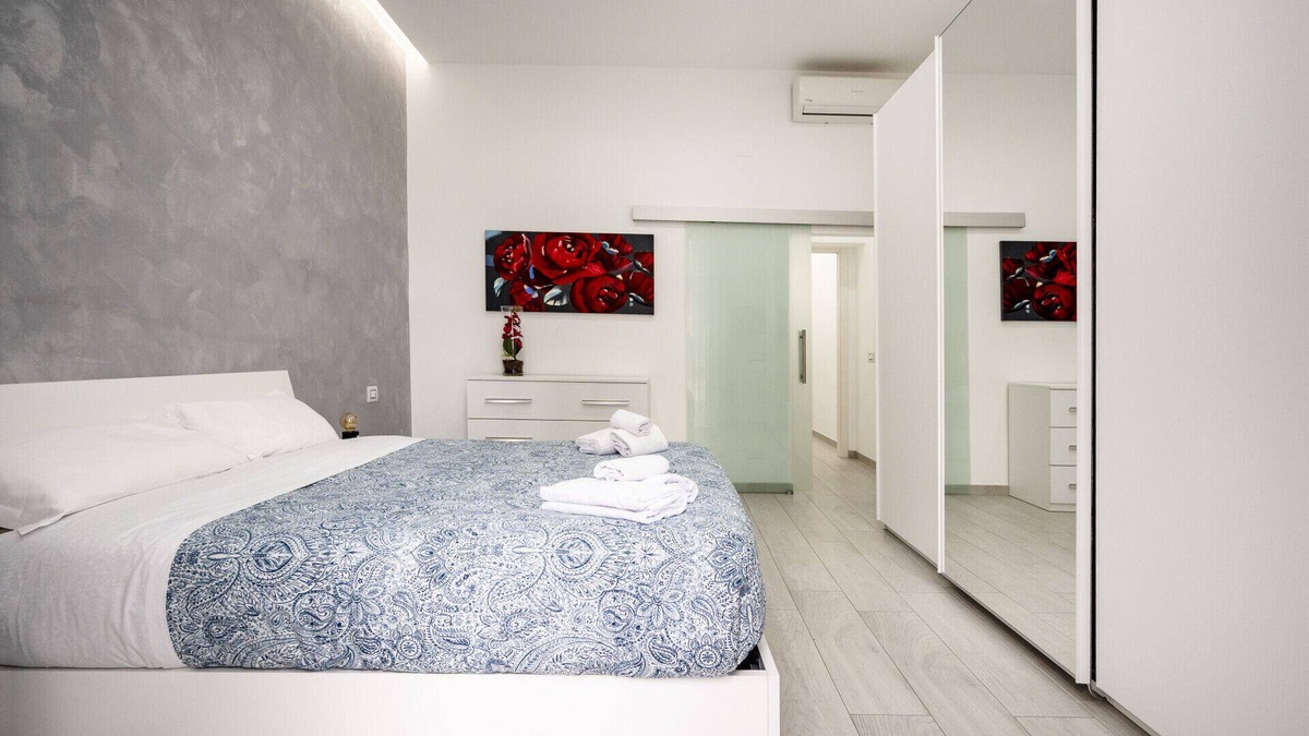 Municipio 1 Apartment | Casa di Carly - large cozy retreat in center