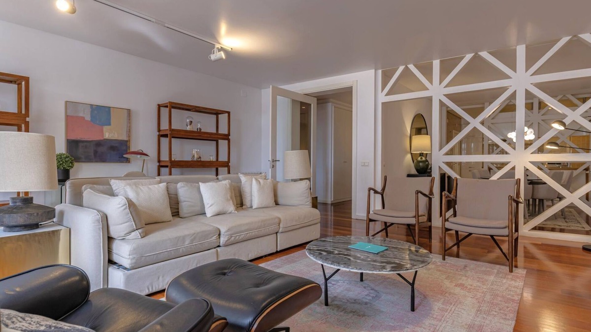 Sacramento Apartment | Casa di Evgeniya - Three Bedroom Apartment, Sleeps 8