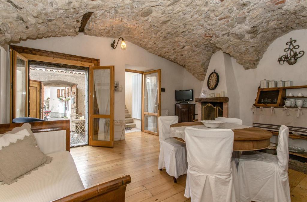 Roe Volciano House | Casa Di Laura