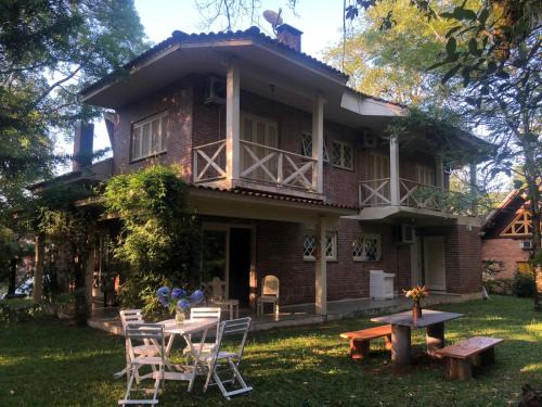 Vale do Bosque House | Casa do Bosque, espaçosa e confortável em condominio espetacular, 5 min centro!