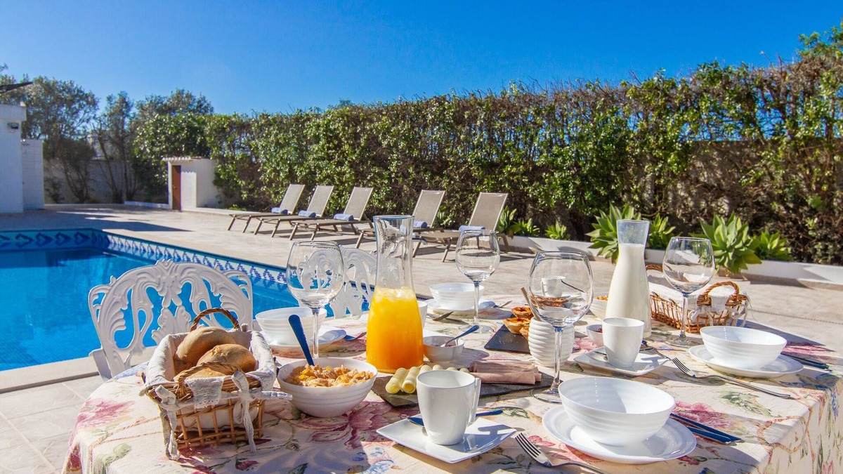 Portimao Villa | Casa do Diplomata - 5 bedrooms with paddle tennis and private pool