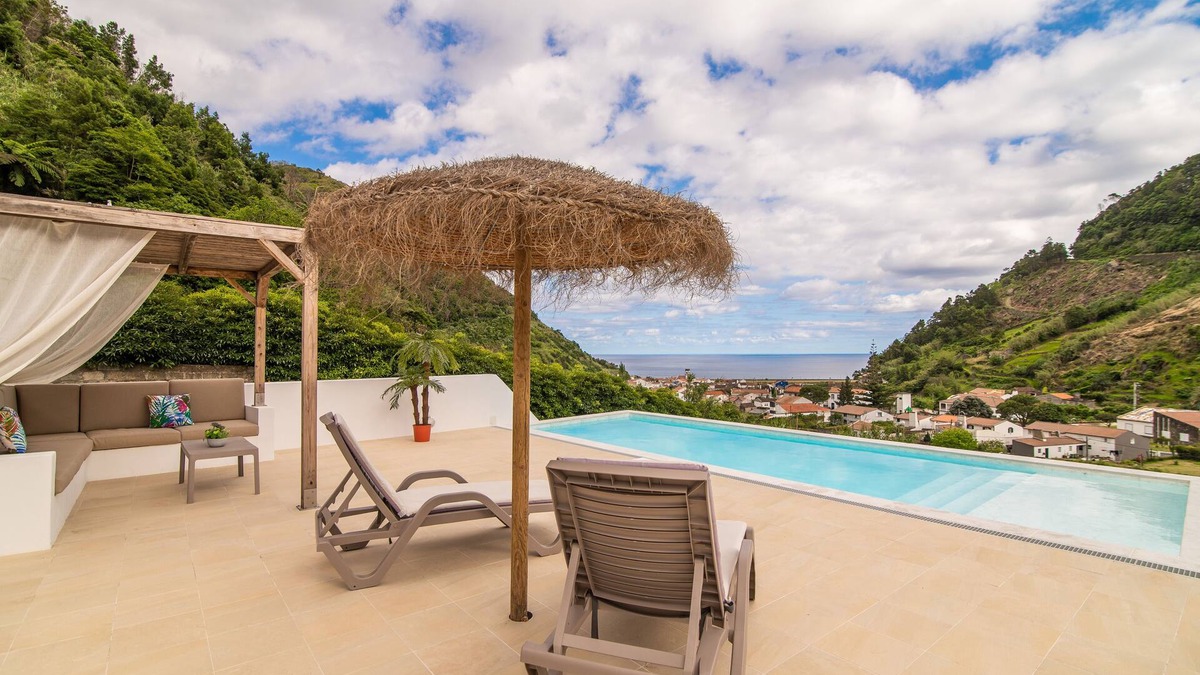Faial Da Terra Cottage | Casa do Outeiro in a rural area