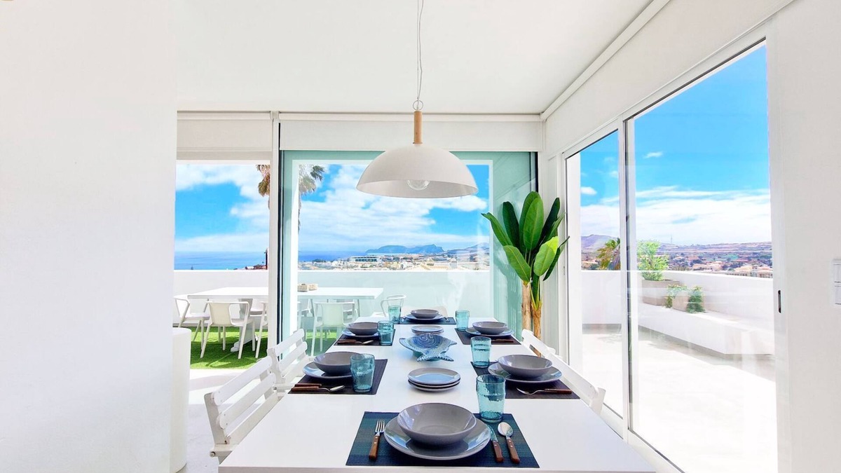 Vila Baleira House | Casa do Pico by LovelyStay