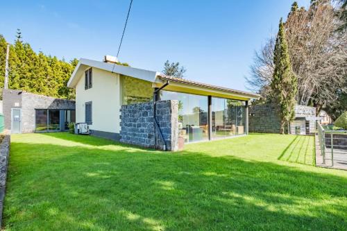 Santo da Serra House | Casa do Santo by Homie