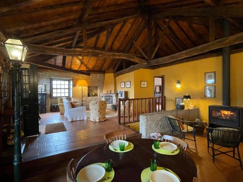 Sao Martinho de Mouros Ski Chalet | Casa do Vale - Douro Valley Cottage