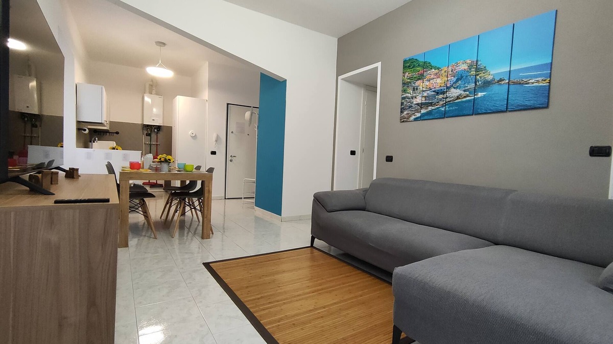 La Spezia Historic Centre Apartment | Casa Dora 5 Terre close to trains and ferries - A/C - Wi-Fi