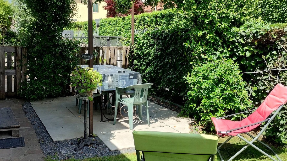 Grumello Del Piano House | Casa Dori, with garden, sleeps 4/5, near the city center, airport
