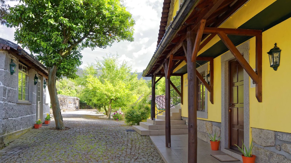 Oliveira de Frades House | Casa dos Padres: rest in the village