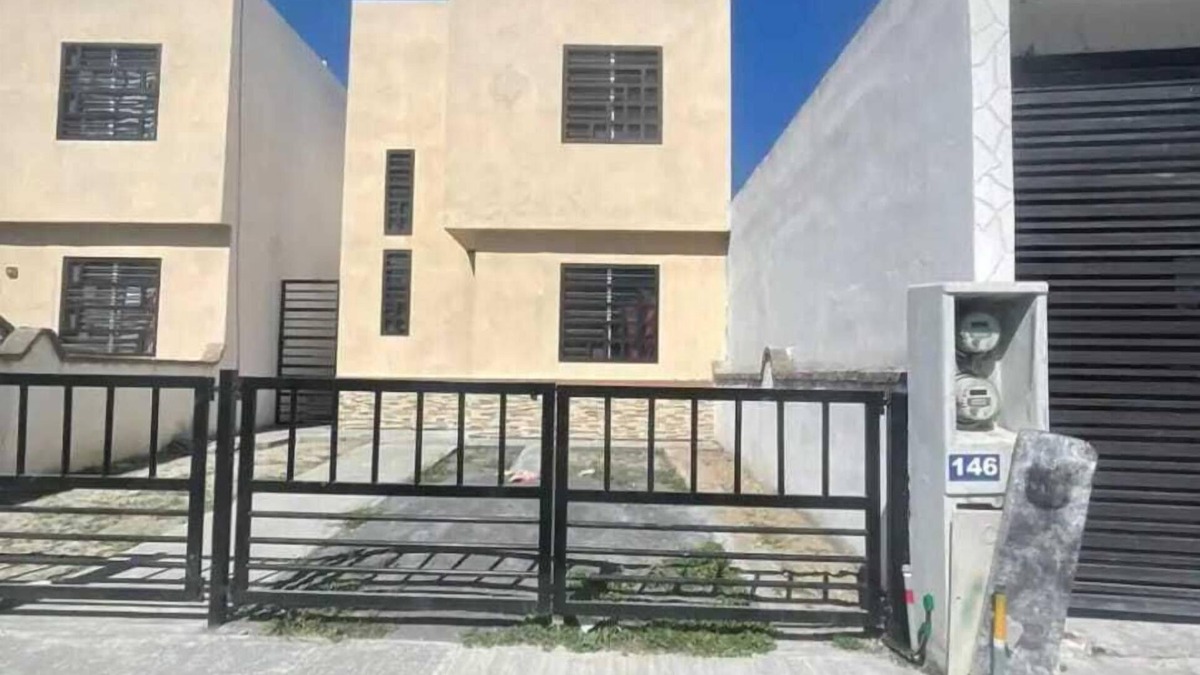 Apodaca House | Casa dos pisos