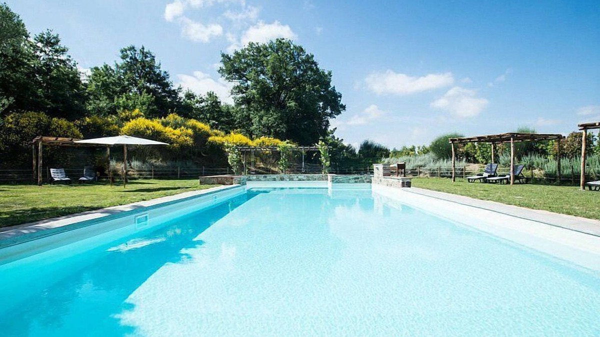 Trequanda House | Casa Dracena O: A welcoming apartment situated in the heart of the Tuscan countryside, with Free WI-FI.