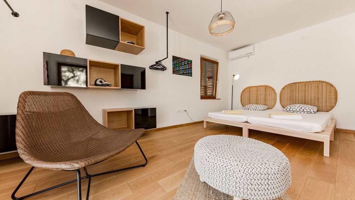 Krizna luka Apartment | Casa Dubi. Hvar - neatly designed summer retreat perfect for group of 4-5 people