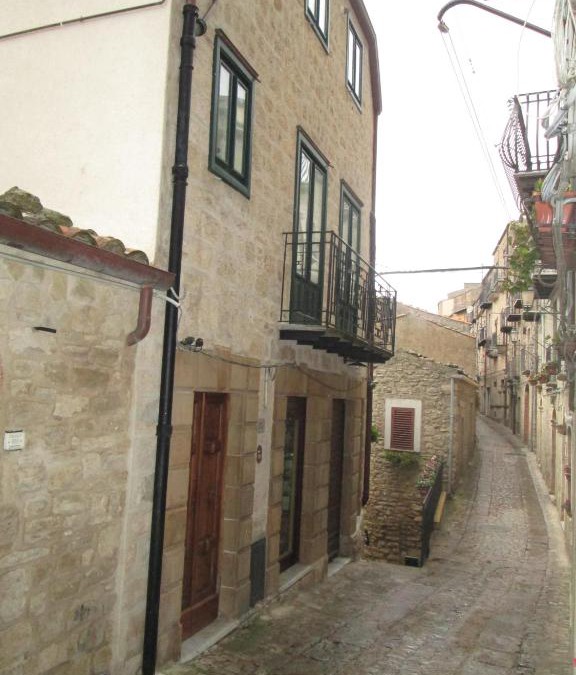 Gangi House | Casa e Putia