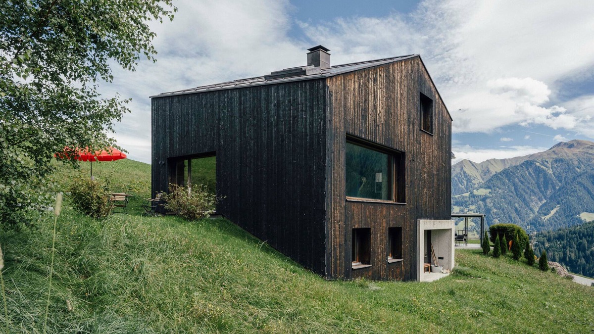 Lumnezia House | Casa Edda an architect's house to feel good in