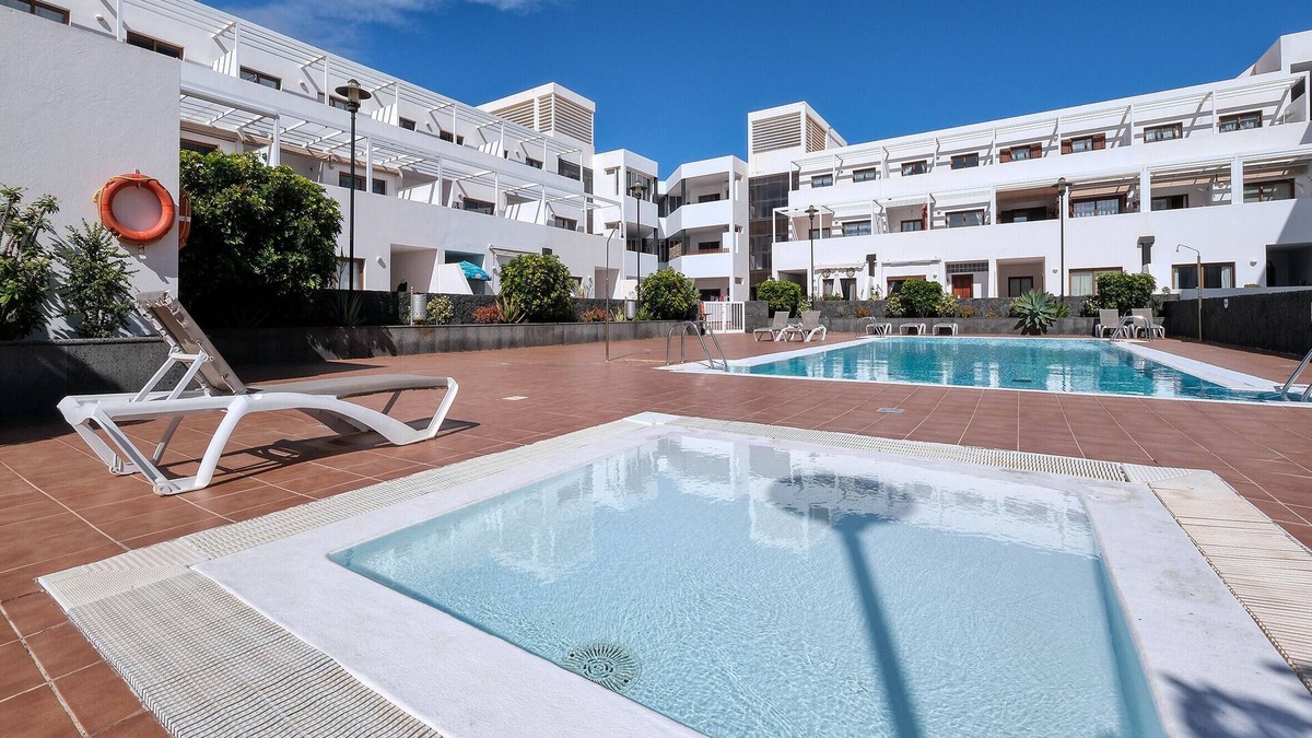 Costa Teguise Ski Chalet | Casa Elin, community pool, fast wifi and quiet place