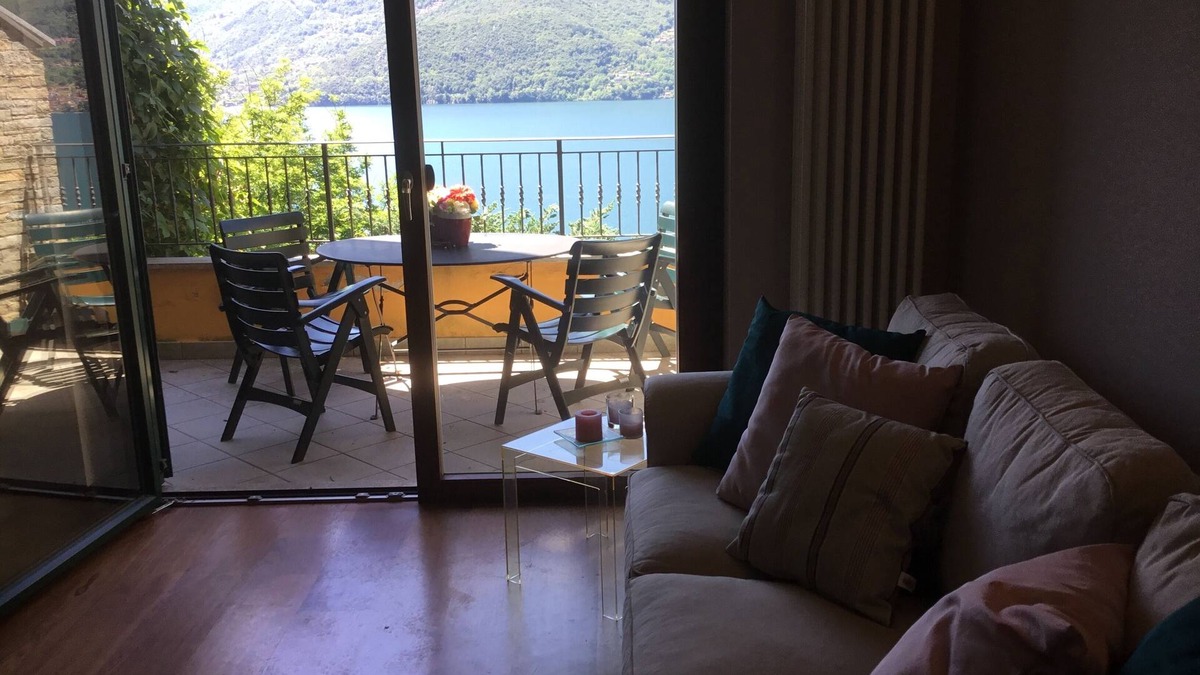 Dervio Apartment | Casa Elisabetta apartment with swimming pool and view of Lake Como