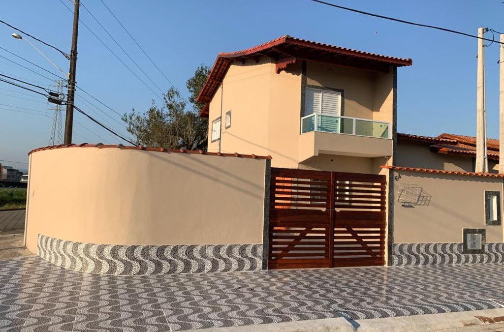 Santa Terezinha House | Casa em Itanhaém com piscina