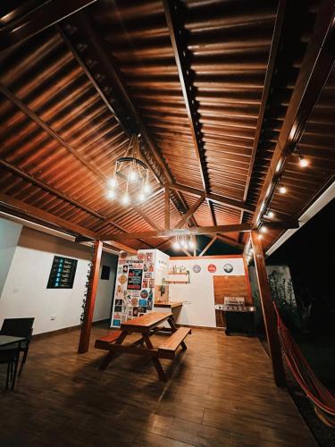 Alto Boquete House | Casa en Boquete con gazebo, BBQ y fogata en el exterior