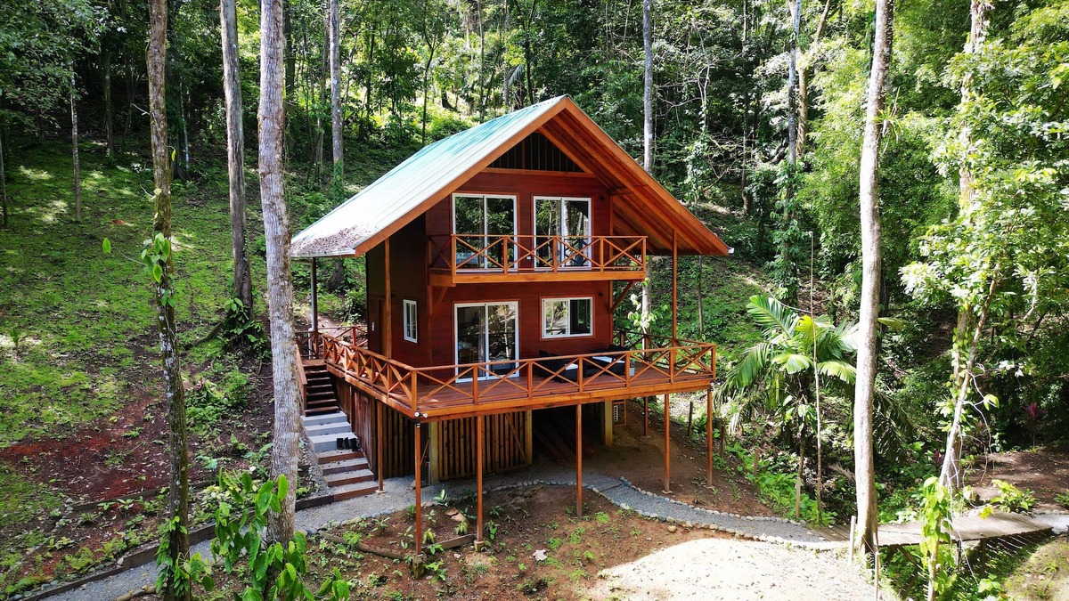 Bocas del Toro House | Casa en la Jungla en Playa Bluff - Casa Laurel
