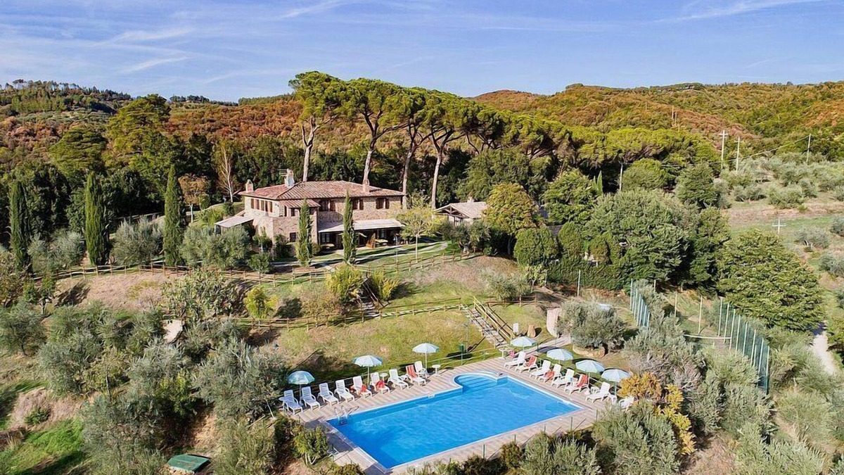 Po' Bandino House | Casa Erbetta D: A characteristic and welcoming apartment that is part of an ancient country house surrounded by the greenery, with Free WI-FI.