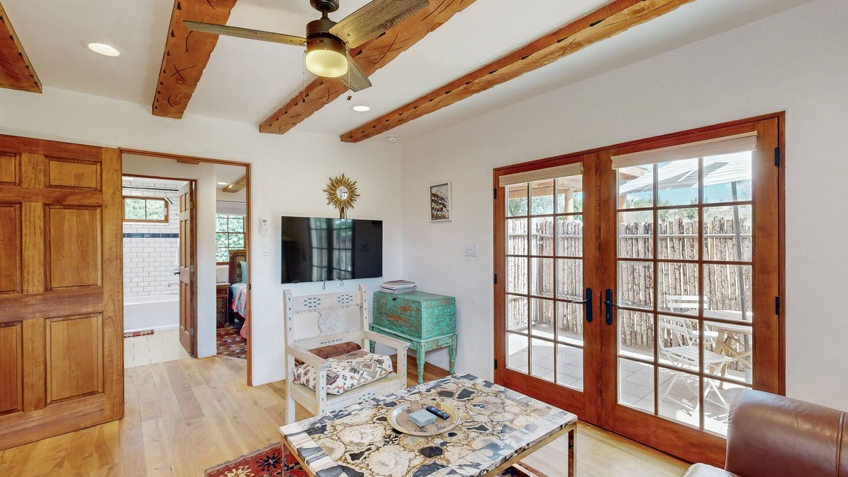 Historic Eastside Cottage | Casa Escondida - AC, Free WiFi, Full Kitchen, Private Patio & Grill