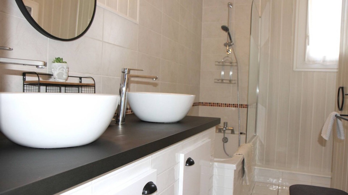 Thuir House | Casa Felice: Spa, pretty garden and house in the South of France