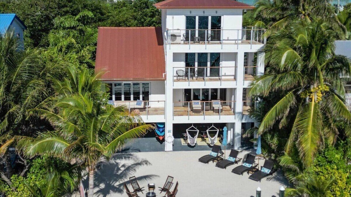 Marathon House | Casa Feliz~Private Beachfront Oasis w/Heated Pool, Movie Room & More!
