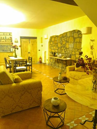 San Michele in Teverina House | Casa Flora