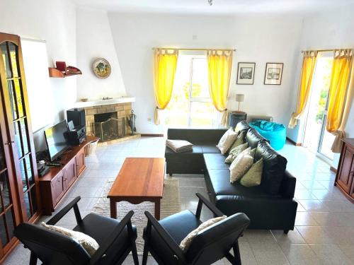 Aljezur House | Casa Flora - Vale da Telha - Nature - Surf & Sun