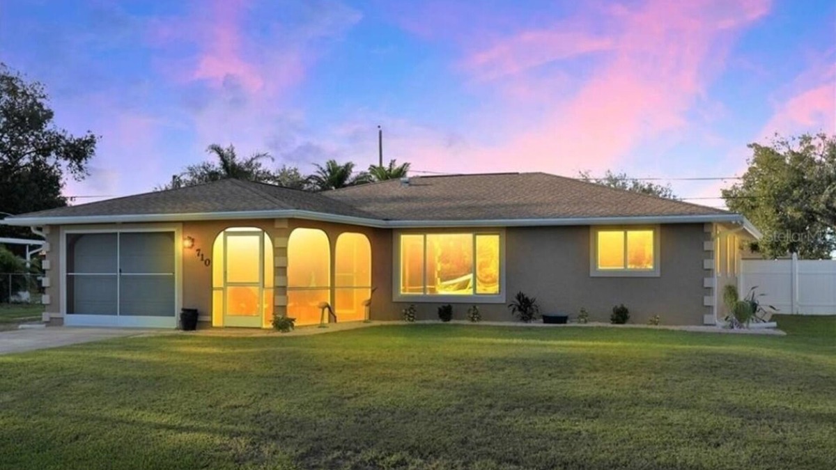Port Charlotte House | Casa Florida, Pet-friendly, Child-friendly
