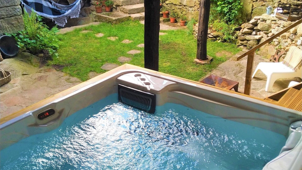 Chaves Cottage | Casa Garcia - Rustic house with jacuzzi in the village of Soutelinho da Raia, Chaves.