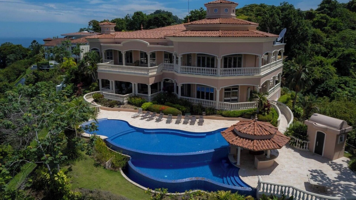 Jaco Villa | Casa Garmus 10 bdrs ocean views in Los Suenos