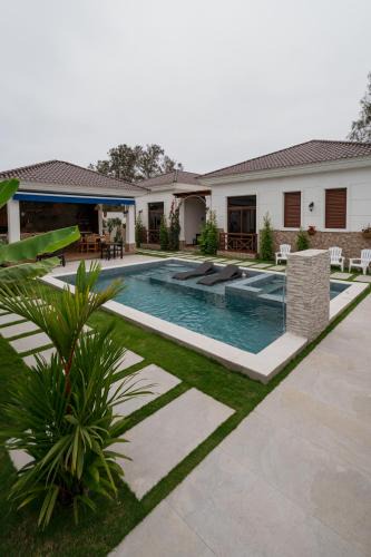 Olon House | Casa Grace Olón