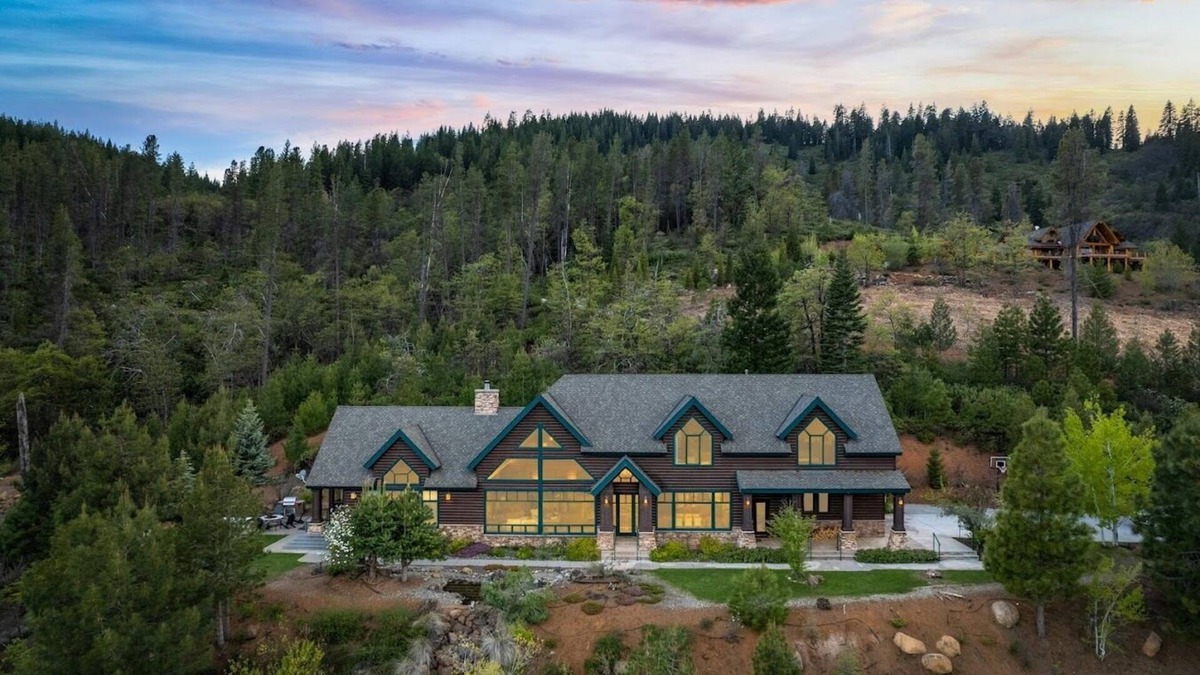 Mount Shasta House | Casa Gran Vista- Amazing Views and Luxurious Home