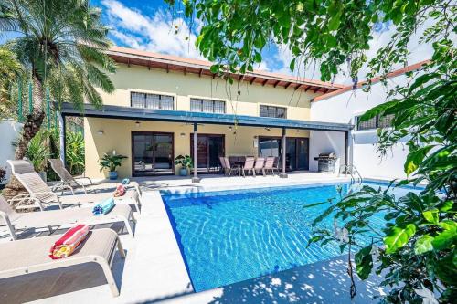 Jaco House | Casa Gris in Jaco