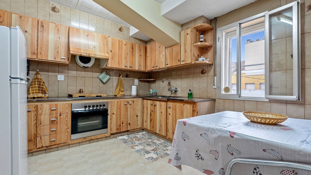 Amposta House | 'Casa ideal para familias with Private Terrace, Balcony and Air Conditioning