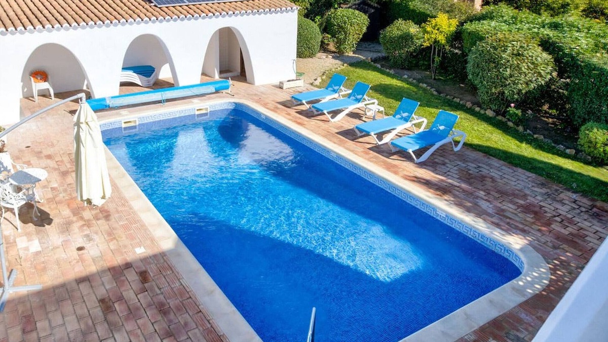 Vale de Covo Villa | Casa Irena Spacious 4 Bedroom Offering Private Heated Pool
